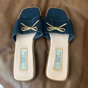 Liz Claiborne Blue Denim Sandals with Tan Bow